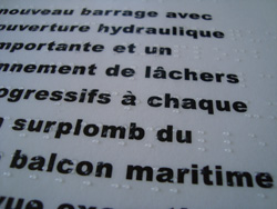 Braille et gros caract&egrave;res